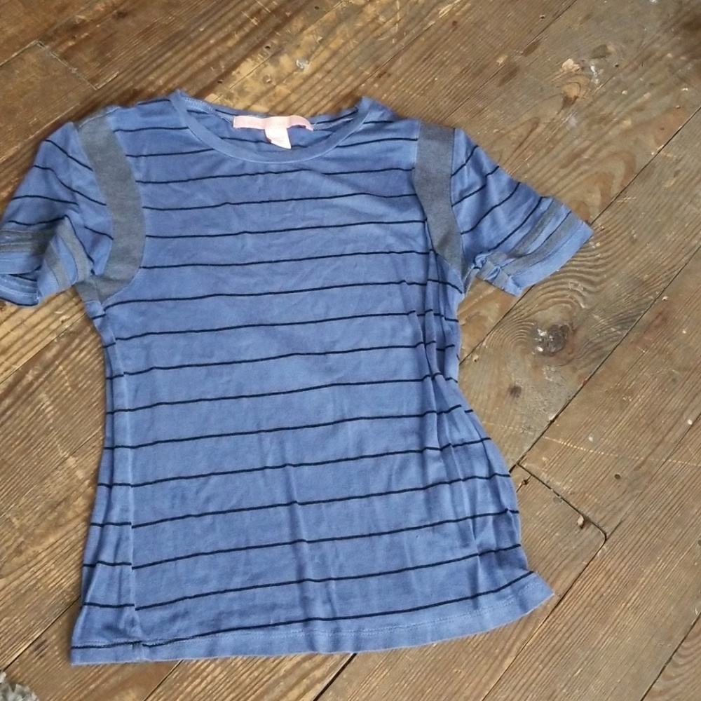 Grey/blue T